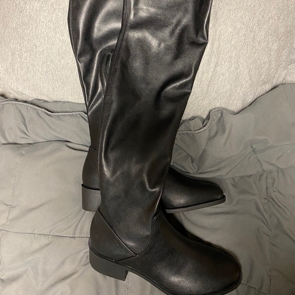 BRAND NEW Steve Madden above knee size 9.5 - Picture 2 of 6